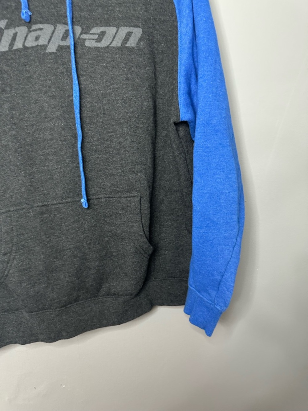 Snap On Men’s Two-Tone Blue and Charcoal Hooded Pullover - Picture 4 of 13